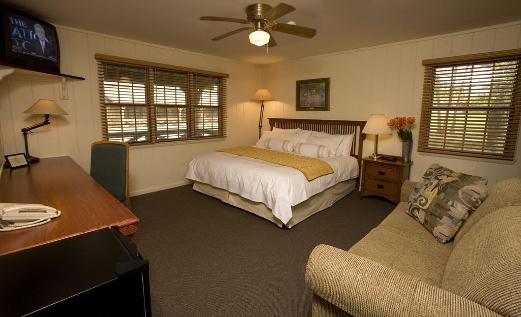 Postoak Lodge And Retreat Tulsa Ruang foto
