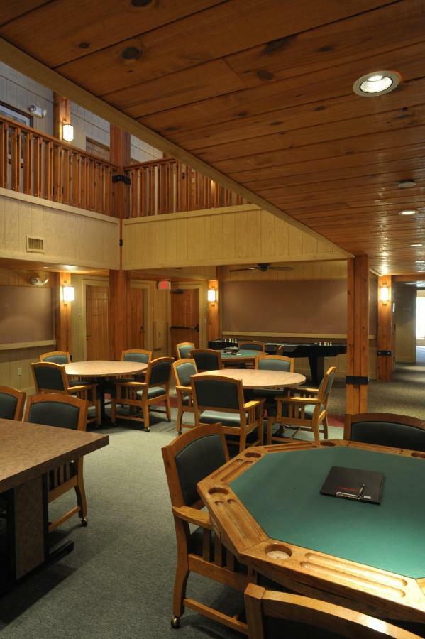 Postoak Lodge And Retreat Tulsa Ruang foto